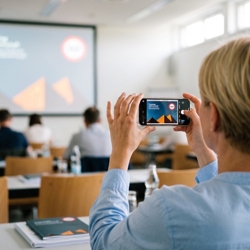 Das aktuelle Bild hat keinen Alternativtext. Der Dateiname ist: Moellenhoff_Stockbilder_Seminar.jpg